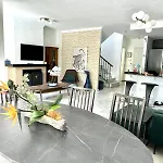 Town House Puerto Banus, 3 Min Walking From Beach