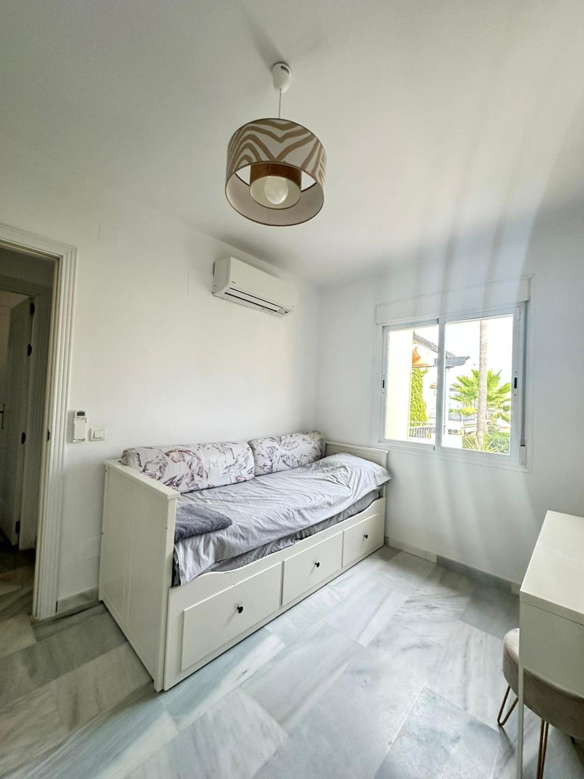Town House Puerto Banus, 3 Min Walking From * Marbella